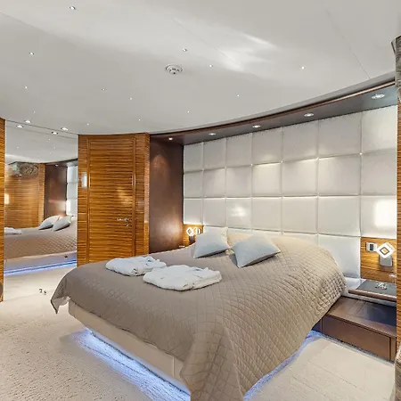 Trackside Superyacht Vip - Tiamat *